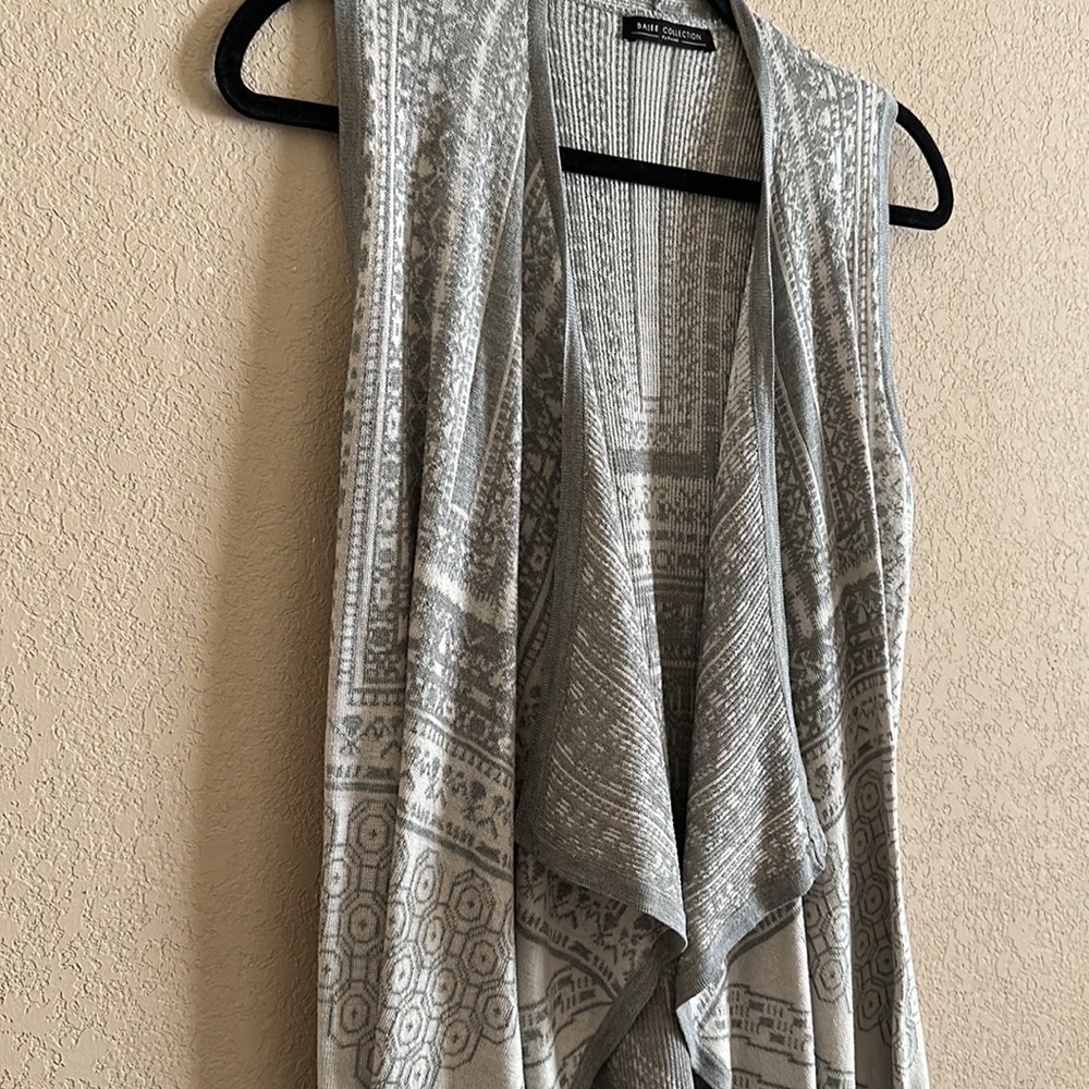Vest - Picture 2 of 4